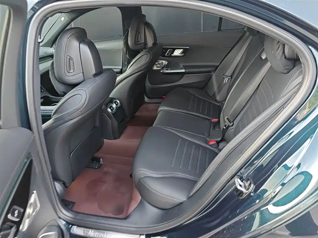 Mercedes-Benz C-Class 2023 — фото 17