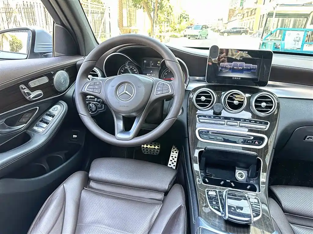 Mercedes-Benz GLC 2016 — фото 14