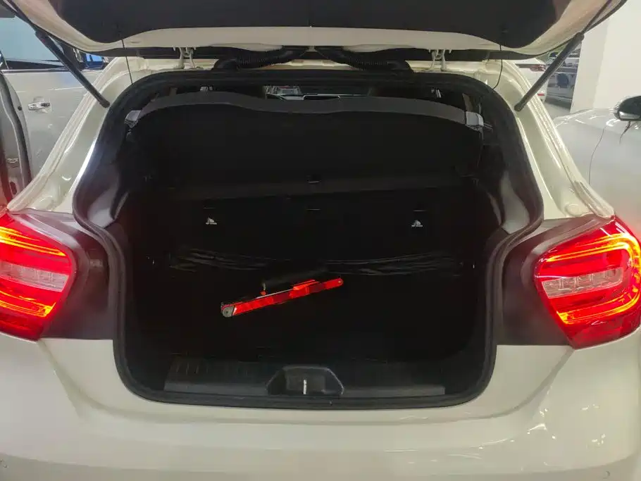 Mercedes-Benz A-Class 2015