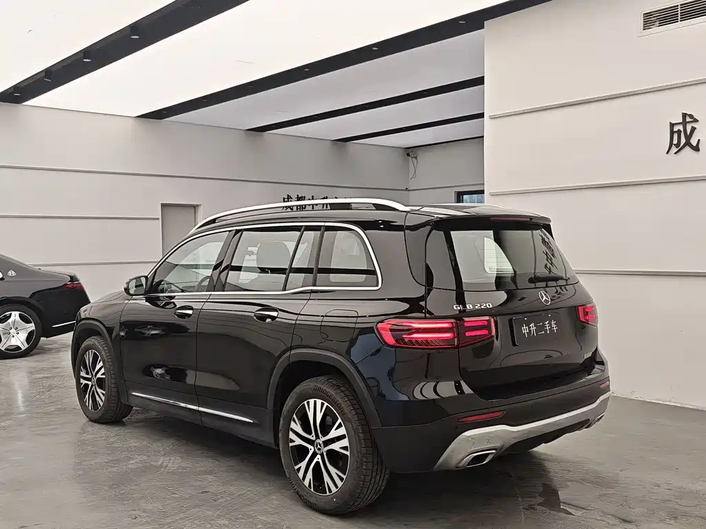 Mercedes-Benz GLB 2024 — фото 5