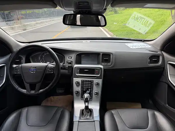 Volvo V60 2017