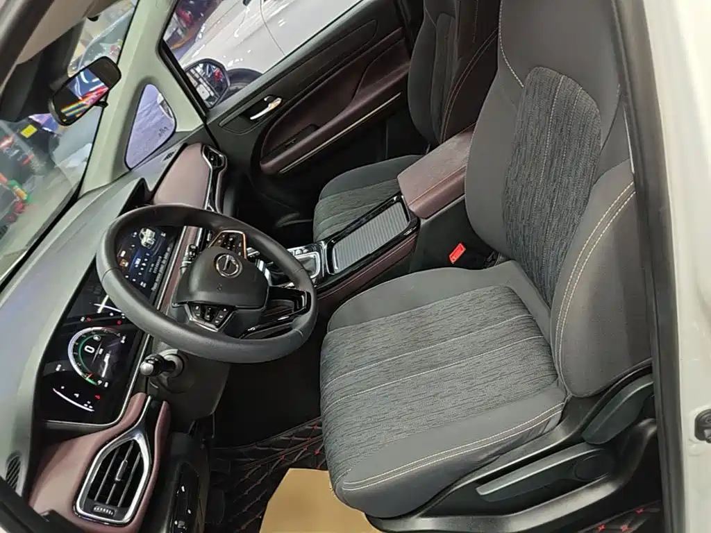 GAC Trumpchi M6 2023 — фото 15
