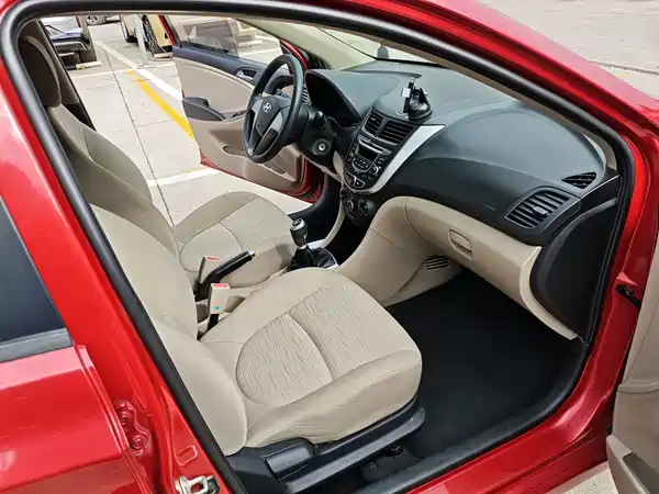 Hyundai Accent 2014