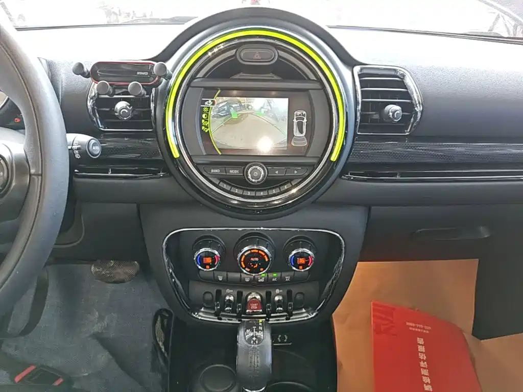 MINI Clubman 2017 — фото 13
