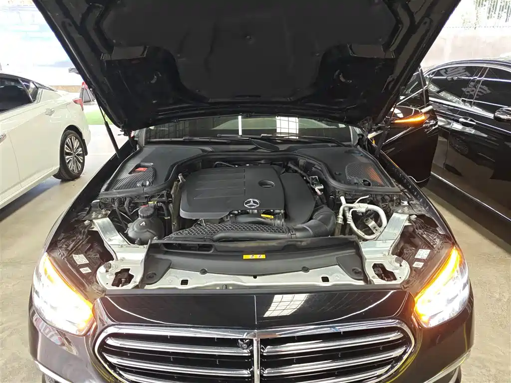 Mercedes-Benz E-Class 2022 — фото 19