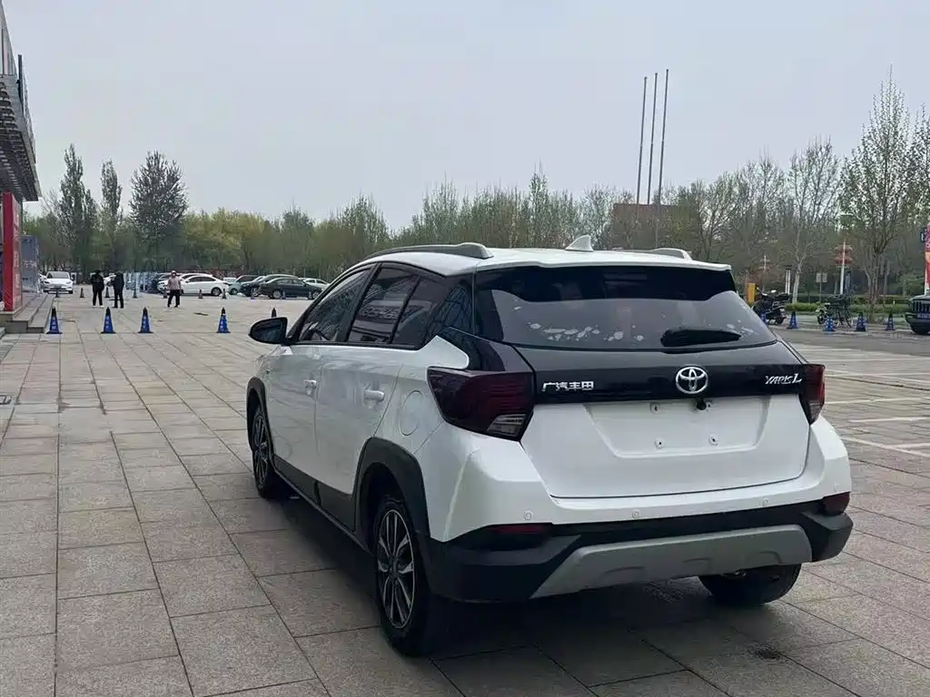 Toyota Yaris L 2021 — фото 5