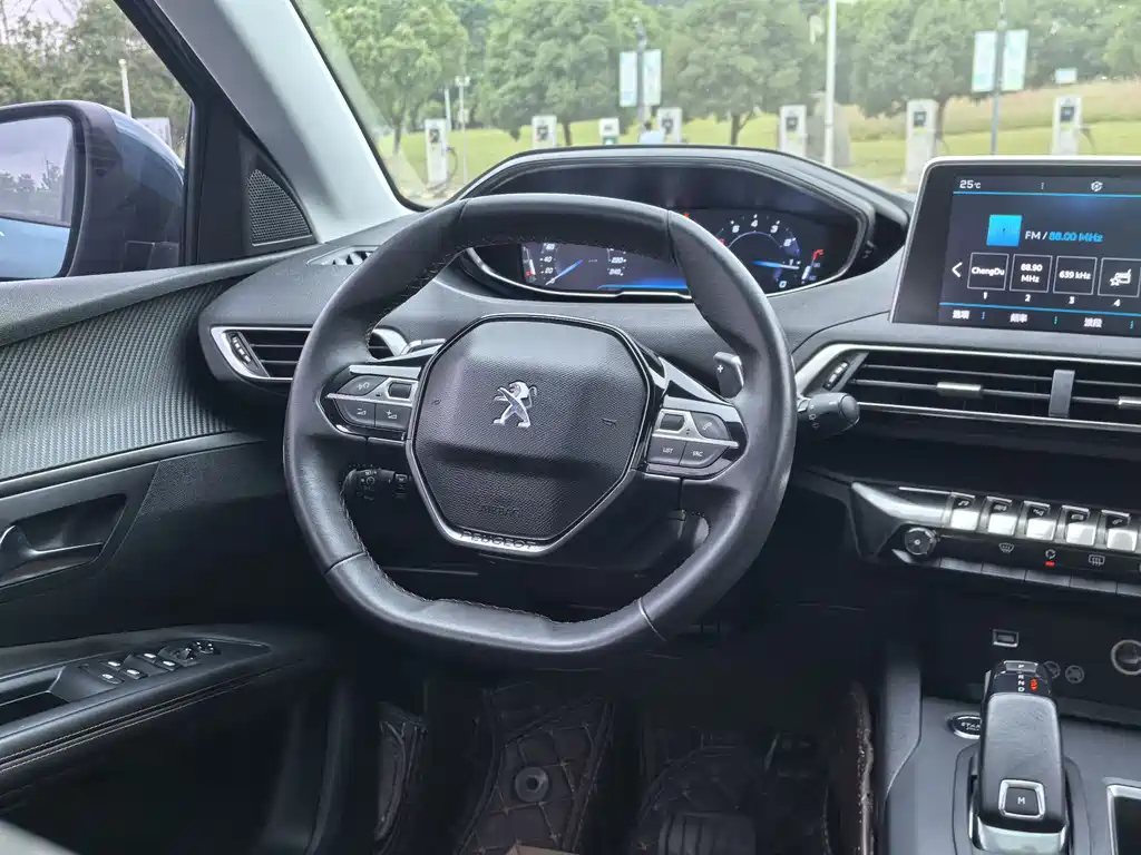 Peugeot 5008 2017 — фото 12