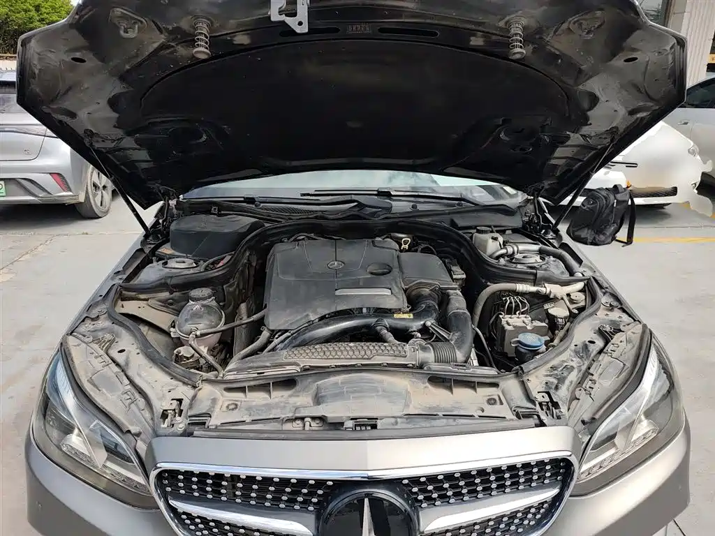 Mercedes-Benz E-Class 2015 — фото 20