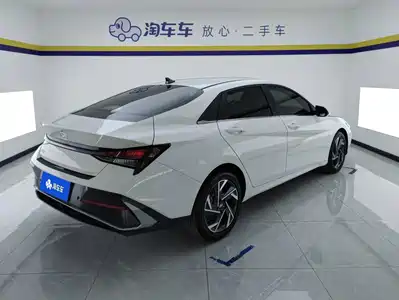 Hyundai Elantra 2025