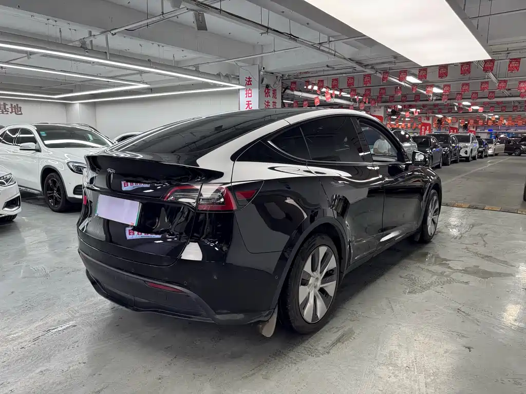 Tesla Model Y 2022 — фото 12