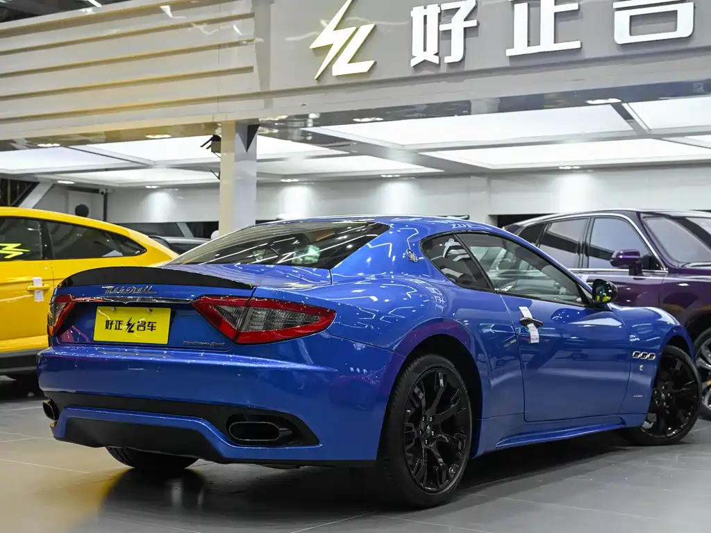 Maserati GranTurismo 2017 — фото 8