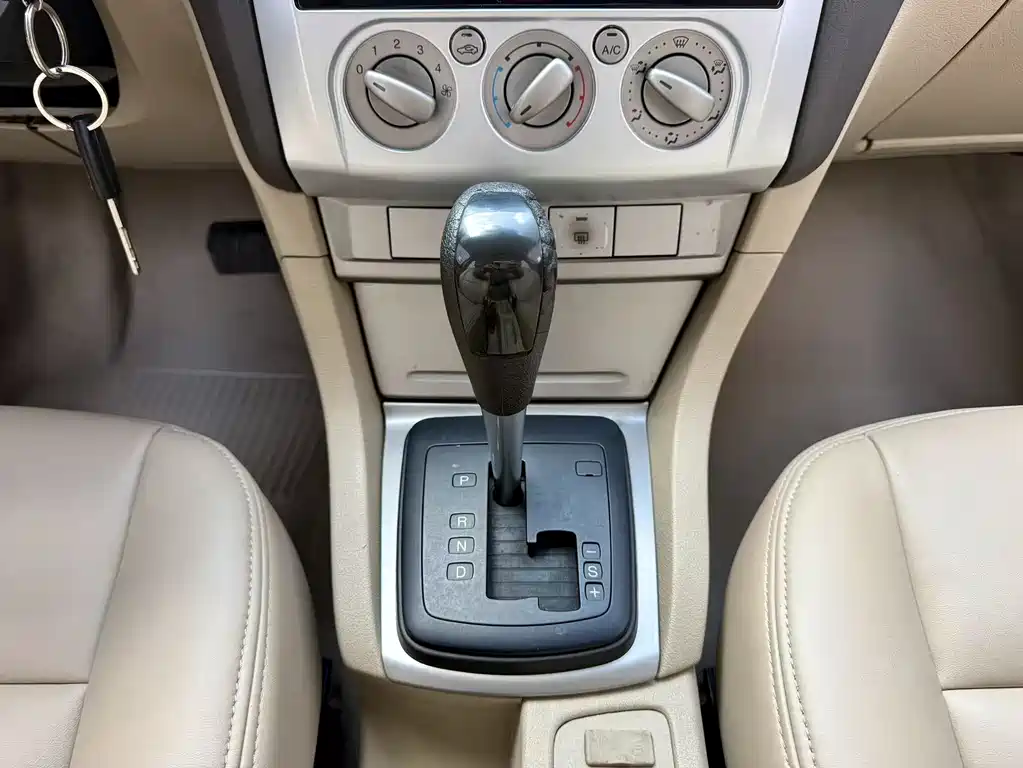 Ford Focus 2014 — фото 10