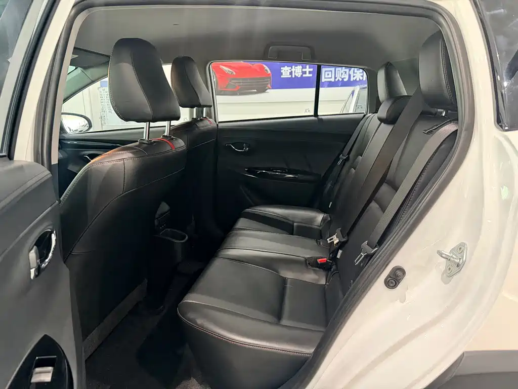 Toyota Yaris L 2022 — фото 8