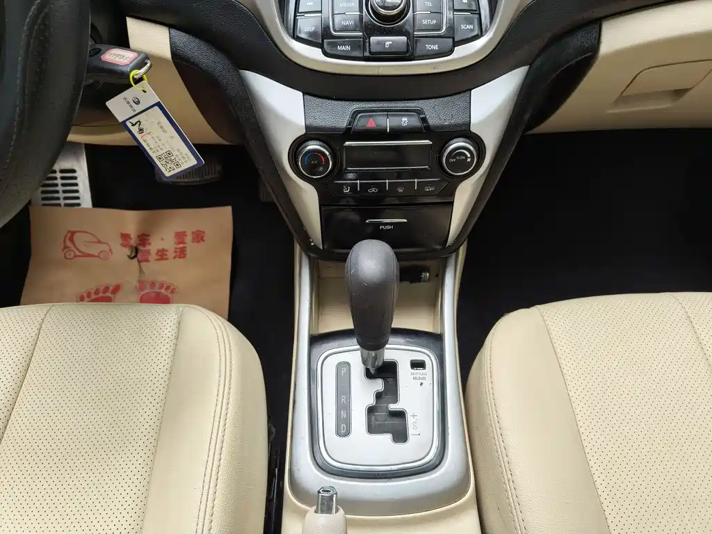 Changan Eado 2016 — фото 16