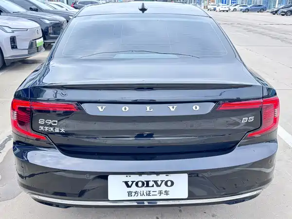 Volvo S90 2024
