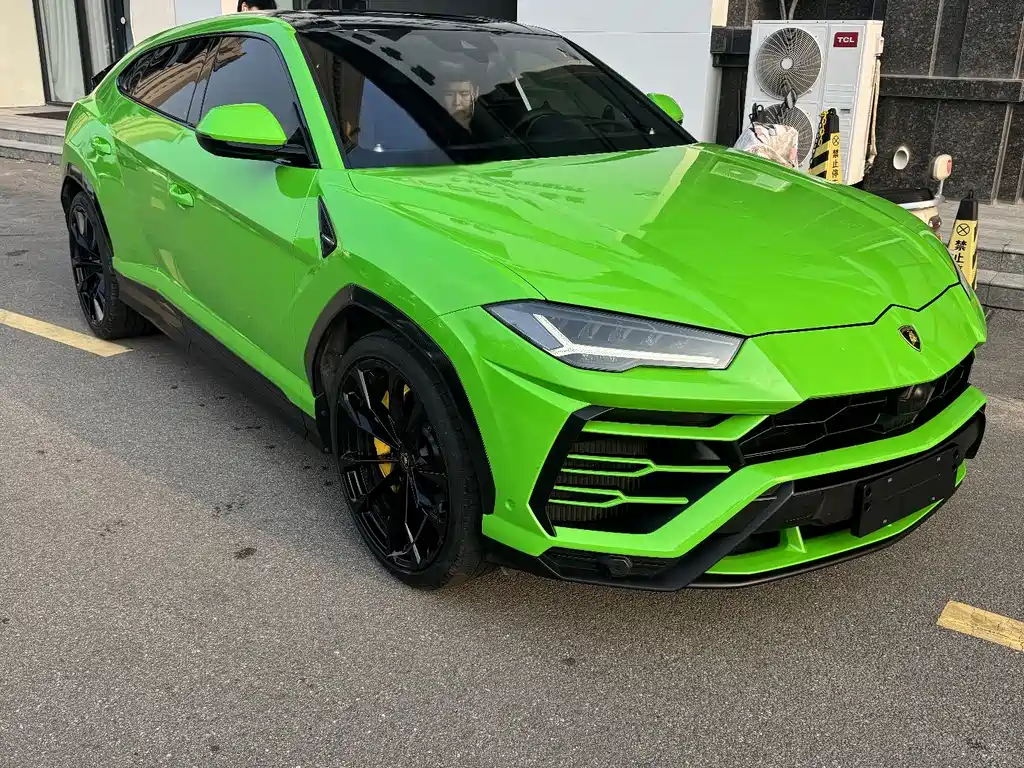 Lamborghini Urus 2023