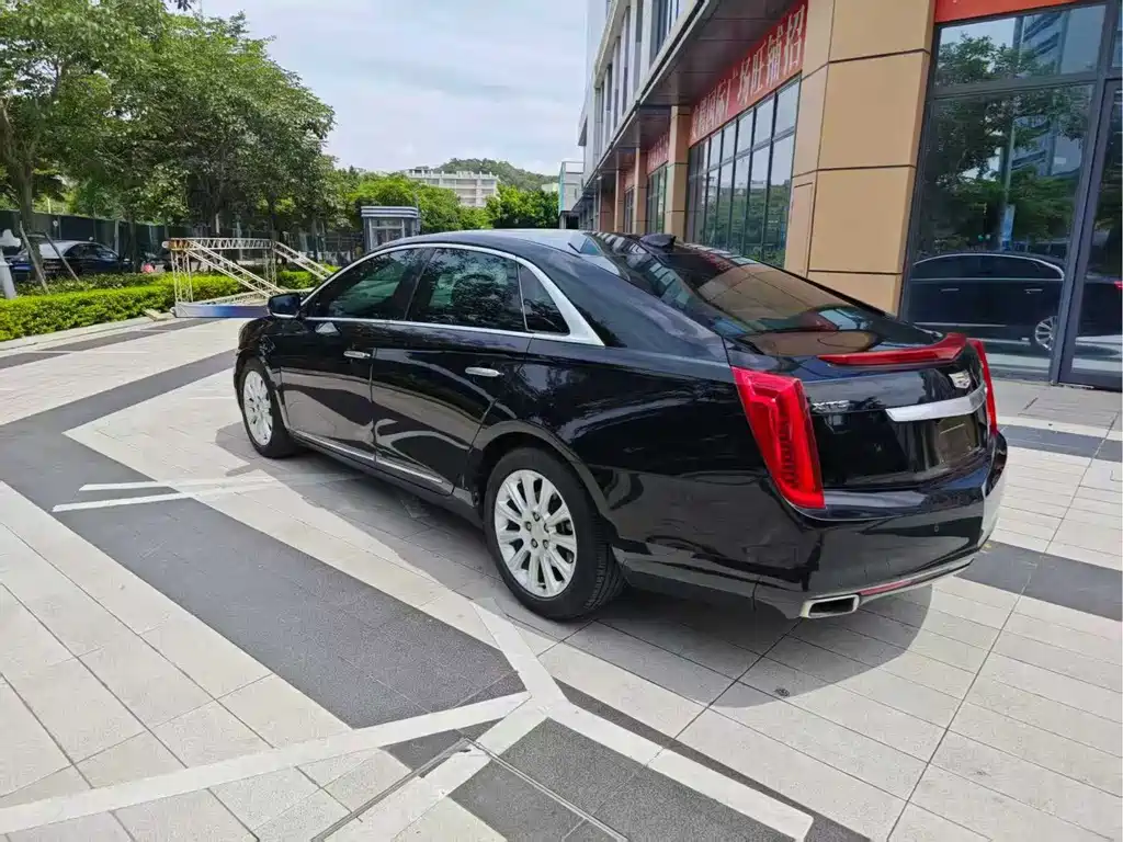 Cadillac XTS 2017 — фото 9