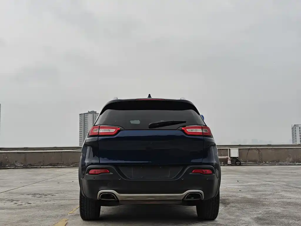 Jeep Cherokee 2016 — фото 4