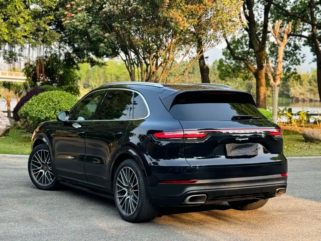 Porsche Cayenne 2018 — фото 12