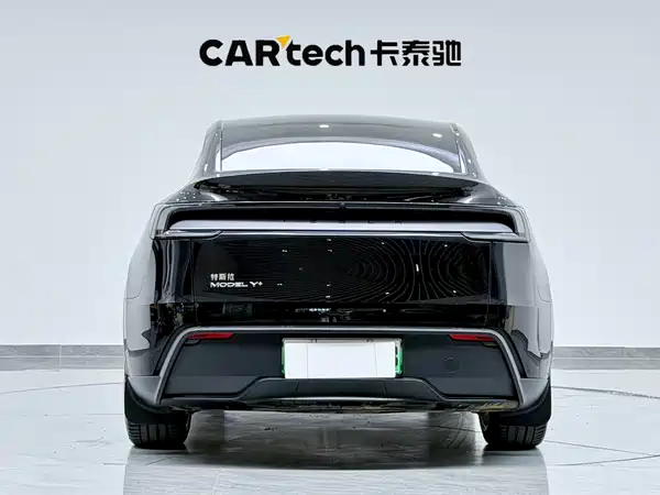 Tesla Model Y 2026