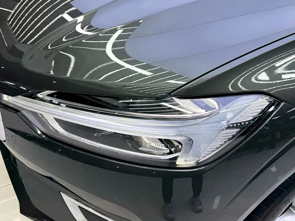 Volvo XC60 2020 — фото 10