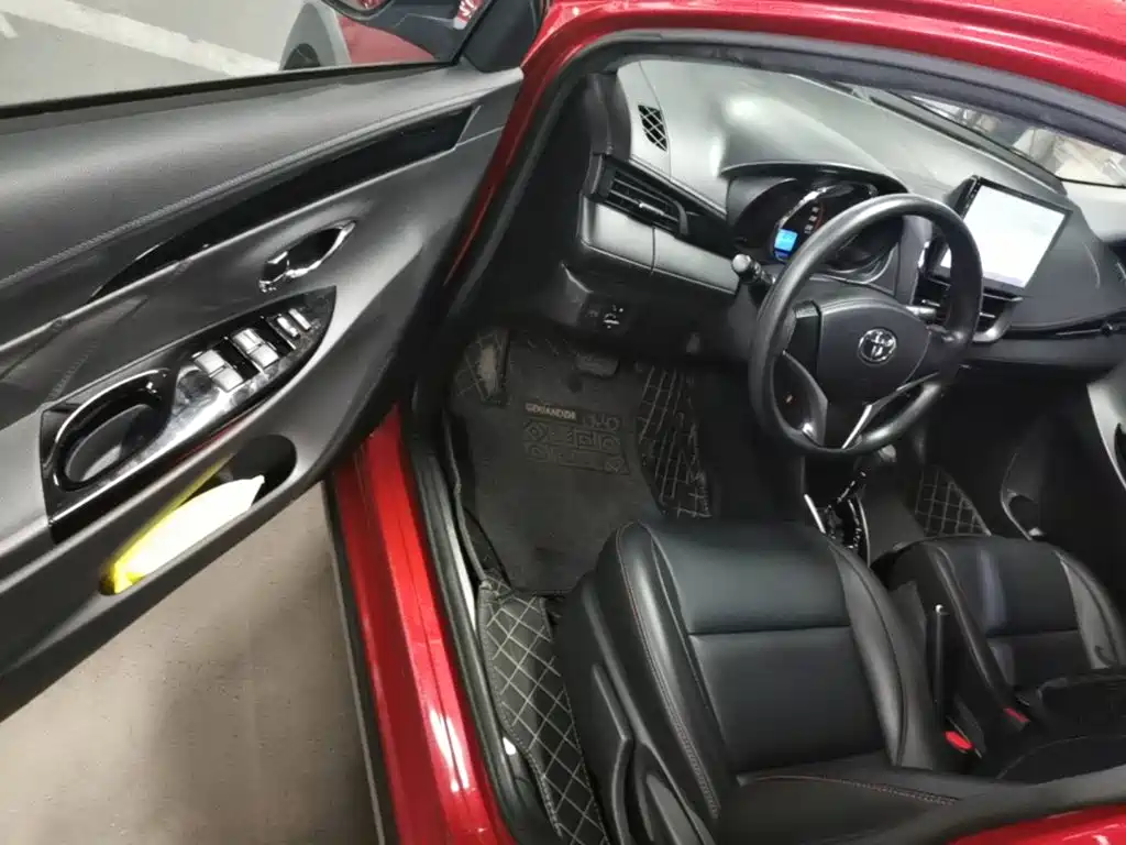 Toyota Yaris L 2021 — фото 23
