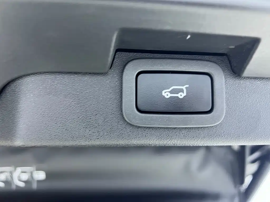 Land Rover Discovery 2020 — фото 12