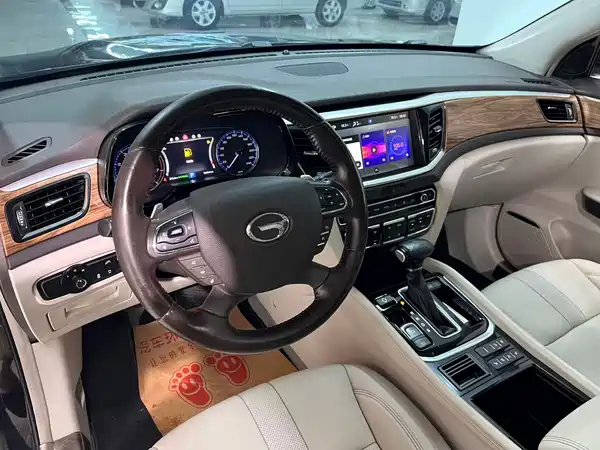 GAC Trumpchi GS8 2017