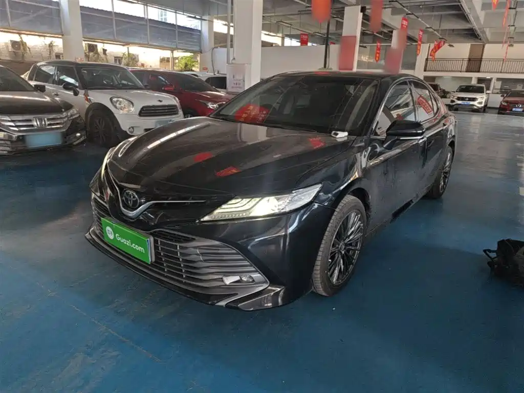 Toyota Camry 2020 — фото 1