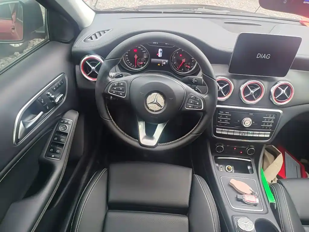 Mercedes-Benz GLA 2018 — фото 11