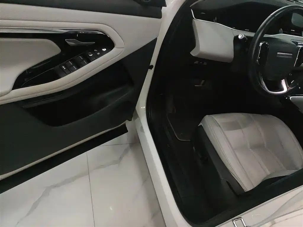 Land Rover Evoque 2020 — фото 16