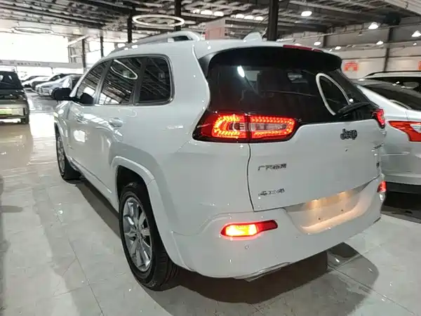 Jeep Cherokee 2018