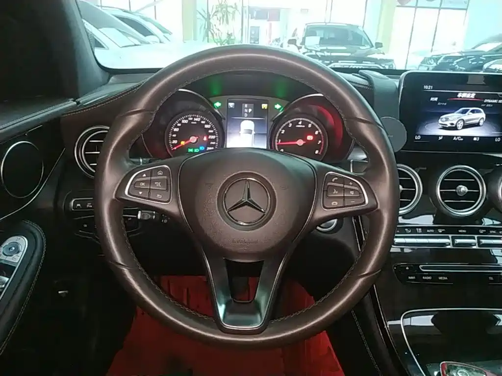 Mercedes-Benz GLC 2019 — фото 11
