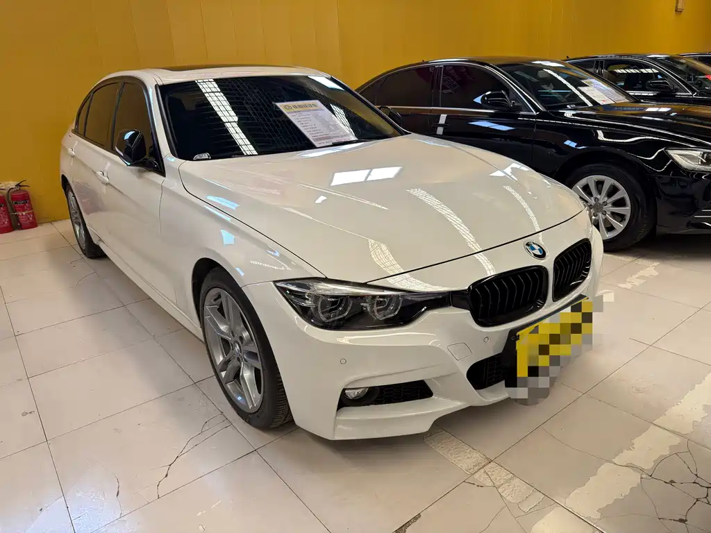 BMW 3 Series 2018 — фото 1
