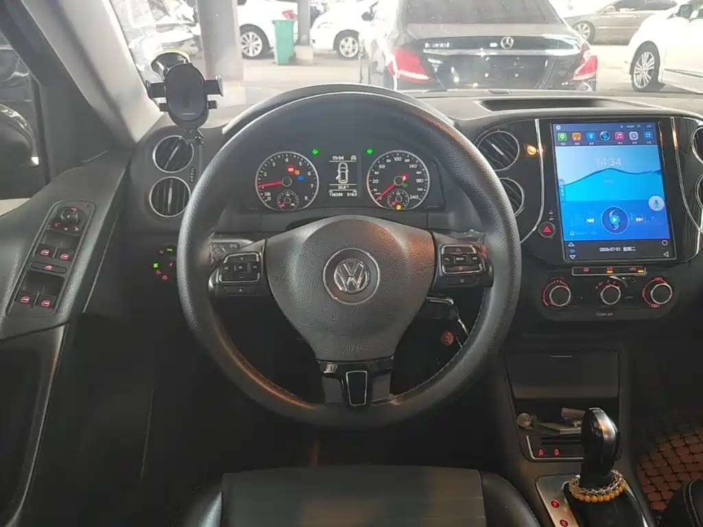Volkswagen Tiguan 2017 — фото 11