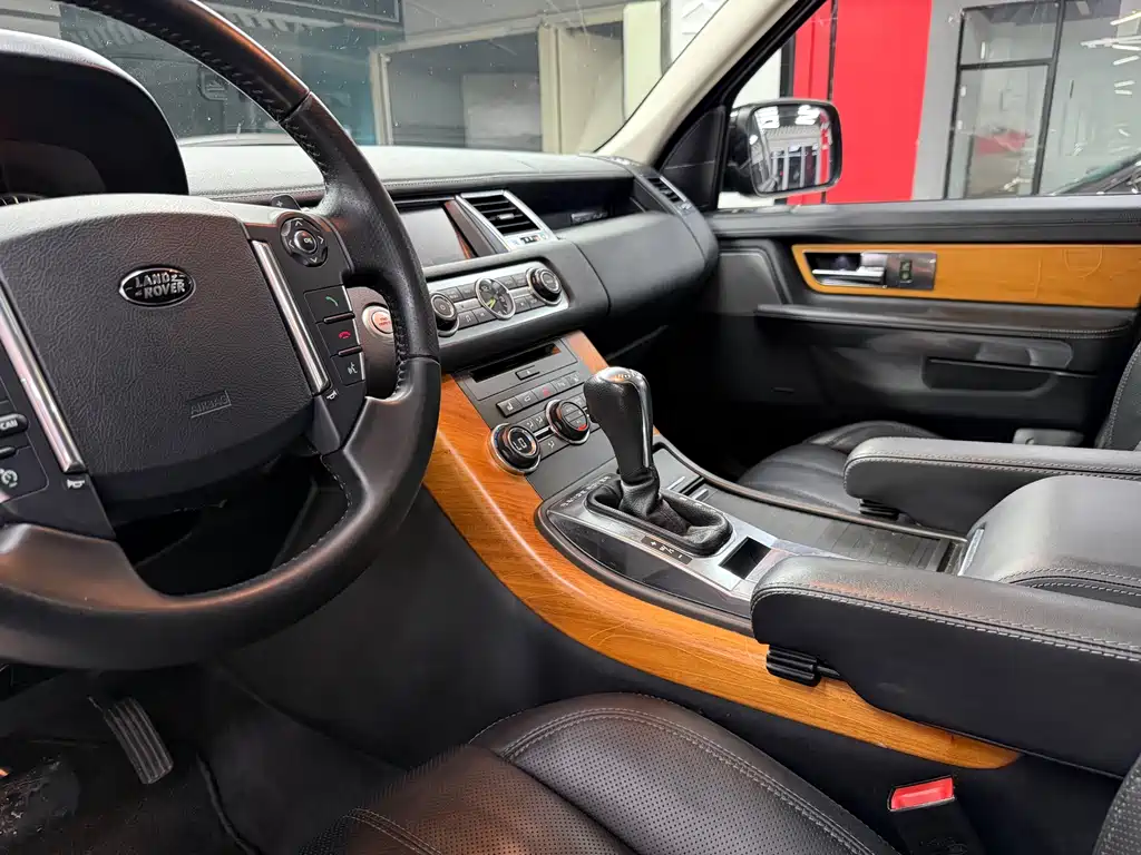 Land Rover Sport 2013 — фото 26