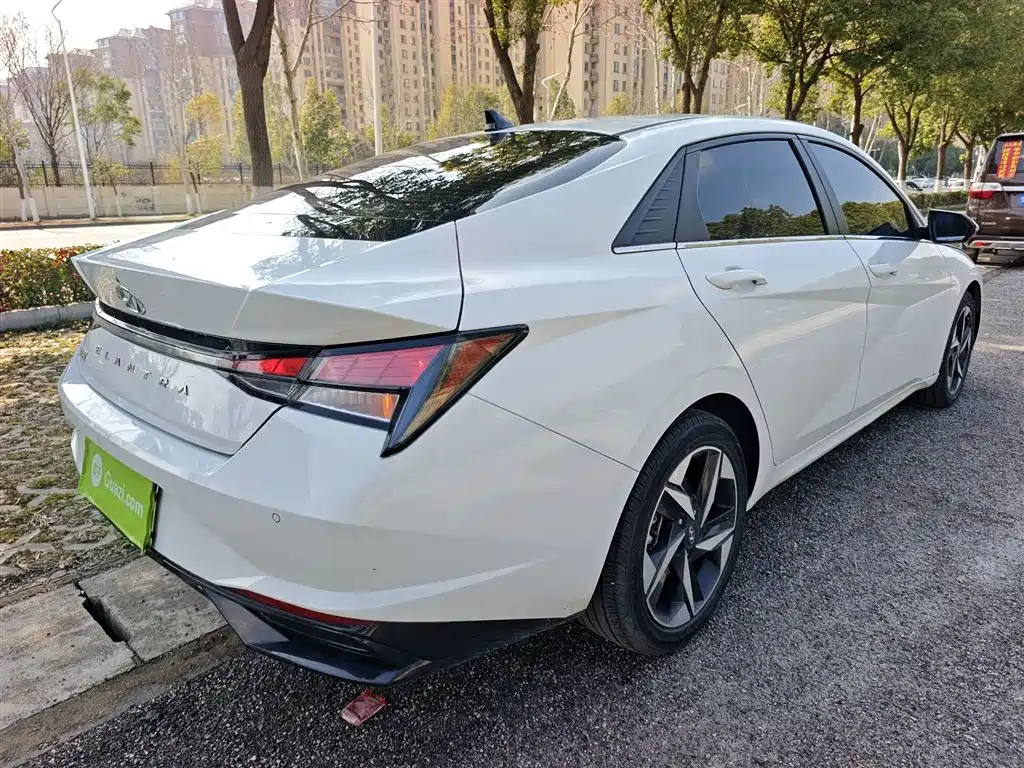 Hyundai Elantra 2023 — фото 7