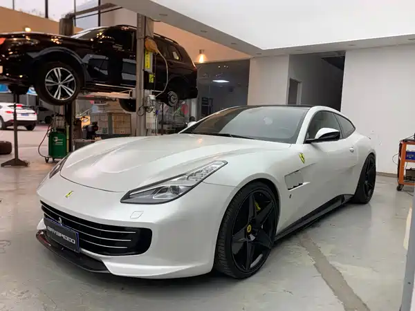 Ferrari GTC4Lusso 2016