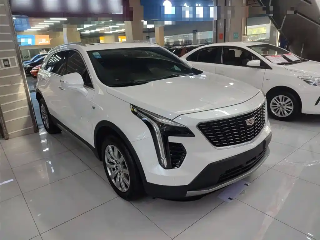 Cadillac XT4 2022 — фото 4