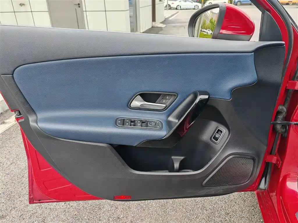 Mercedes-Benz A-Class 2020 — фото 21