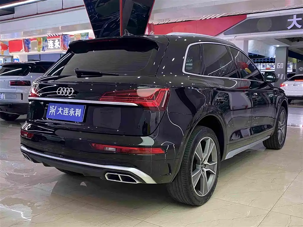 Audi Q5L 2022 — фото 17