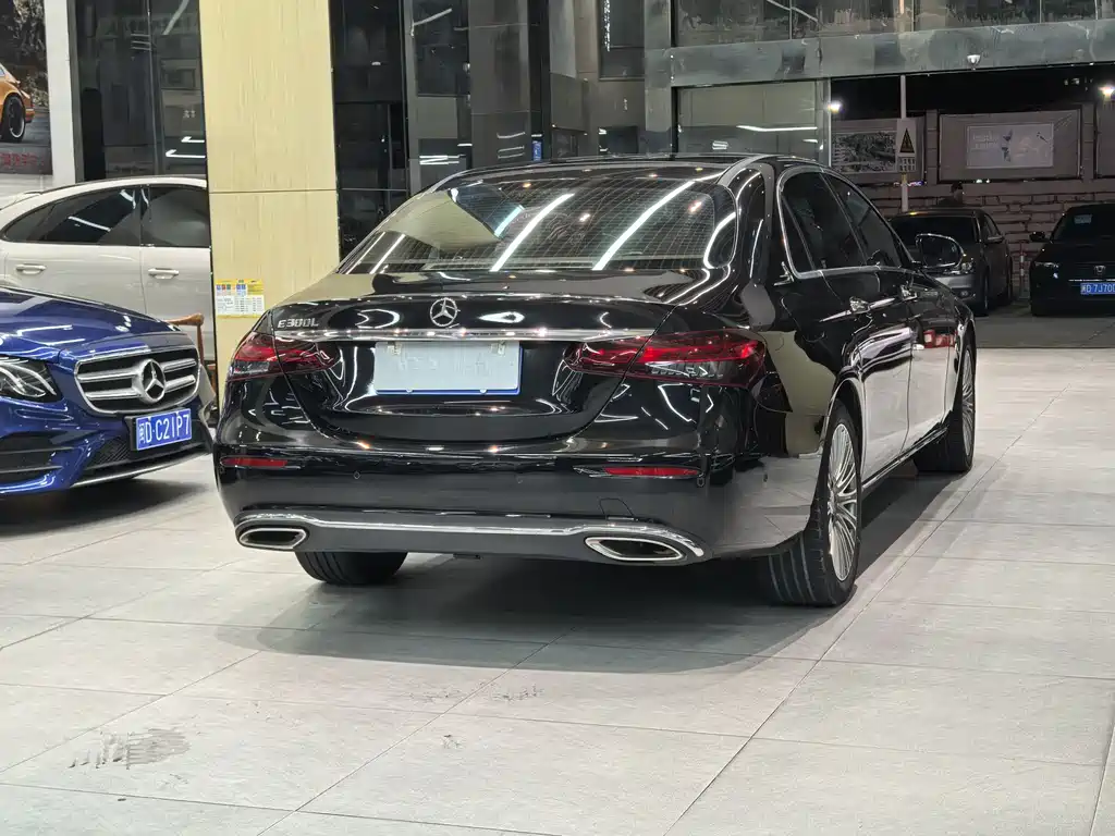 Mercedes-Benz E-Class 2022