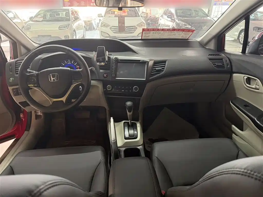 Honda Civic 2014 — фото 13