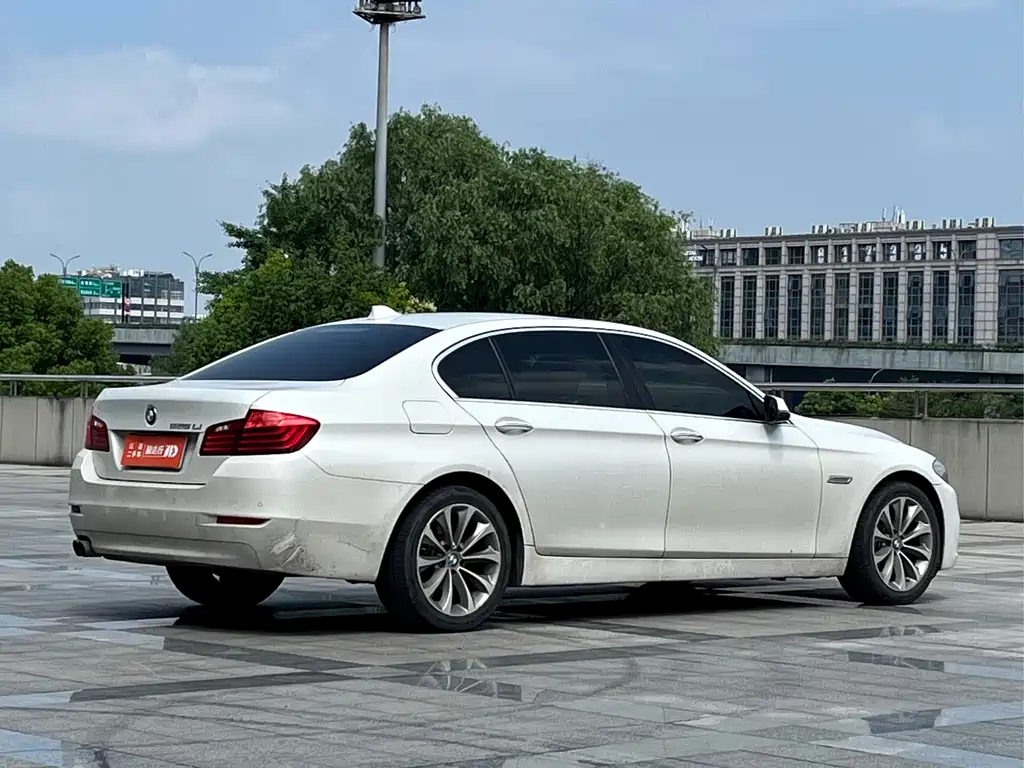 BMW 5 Series 2017 — фото 4