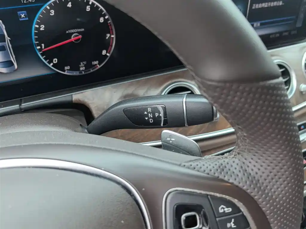Mercedes-Benz E-Class 2018 — фото 14