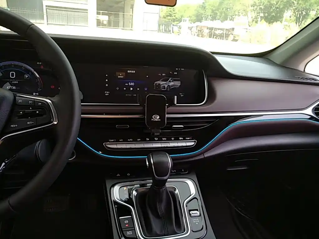 GAC Trumpchi M6 2021 — фото 13