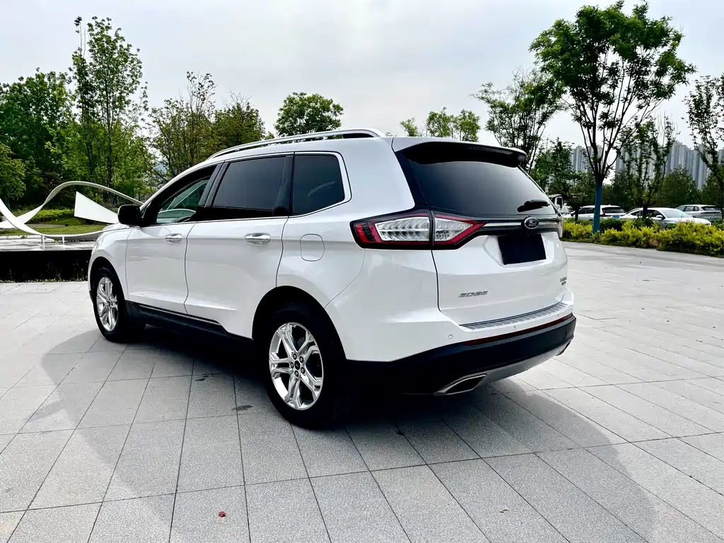 Ford Edge 2018 — фото 19