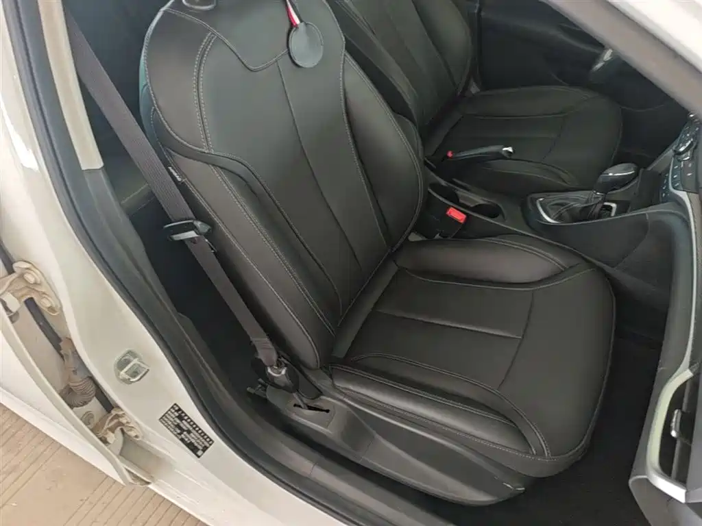 Buick Excelle 2020 — фото 25