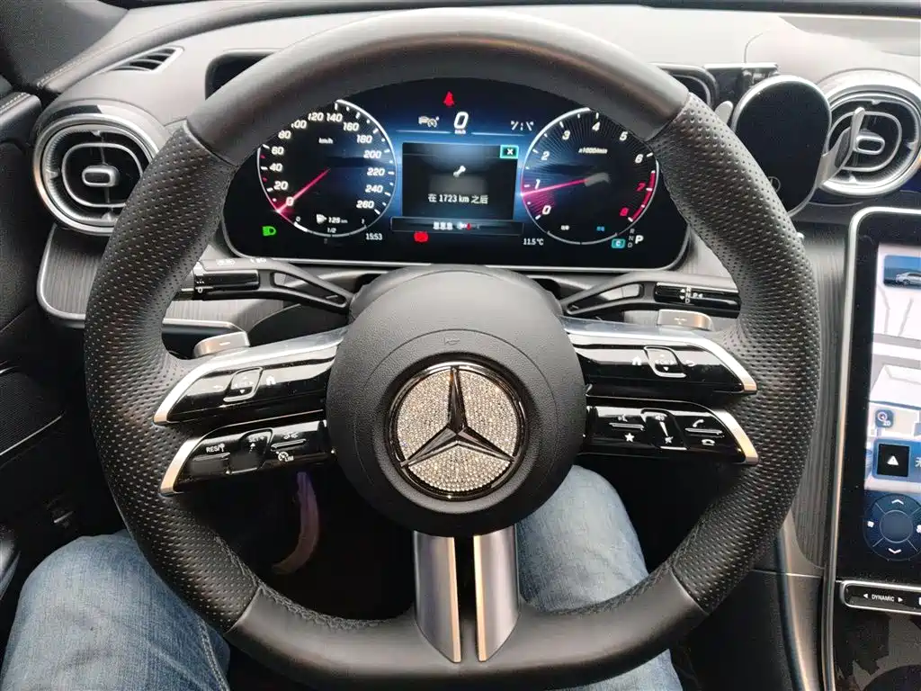 Mercedes-Benz C-Class 2023 — фото 3
