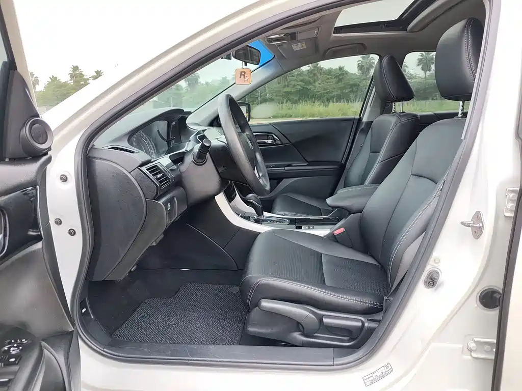 Honda Accord 2017 — фото 12
